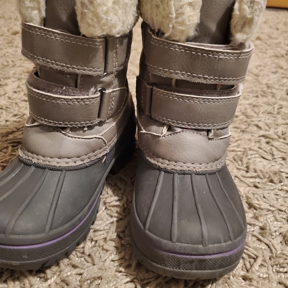 Joe fresh snow boots for girls size9 - Picture 3 of 7